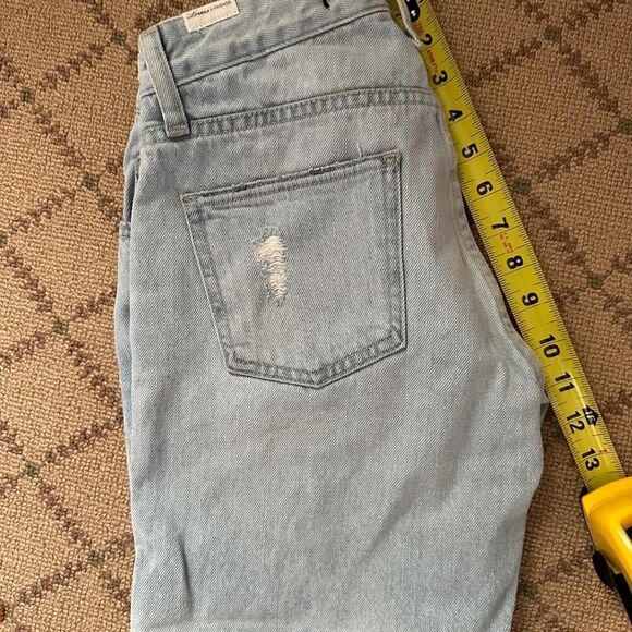 Lovers+Friends Dylan Slouchy boyfriend shorts in light blue 24 - Picture 13 of 13